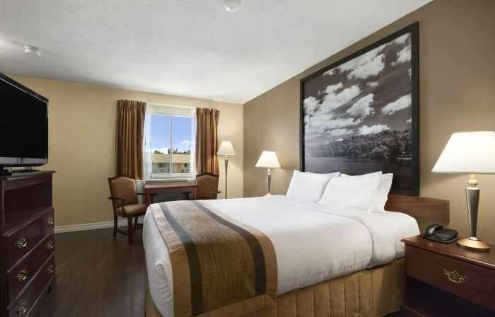 Super 8 by Wyndham Brockville