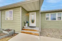 Hike, Fish & Golf! Pet-friendly Home in Choteau - Wifi
