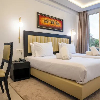 Hotel Al Walid Hotels near Roches Noires