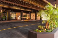 Doubletree by Hilton Los Angeles Downtown - parking
