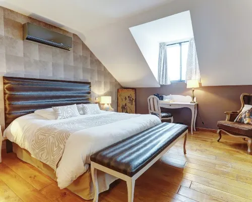Champagne Domaine Sacret - AY Hotels in Ay