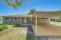 Lakefront & Poolside! Family Retreat in Hernando - Alojamientos