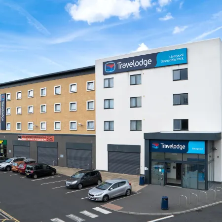 Travelodge Liverpool Stonedale Park Отели рядом с достопримечательностью «Стадион «Энфилд»»
