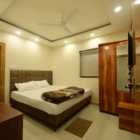 Hotel Stay Leaf