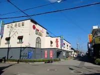 群山 ザザ ドライブイン モーテル ( ザザ ) - 2つ星