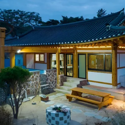 Gyeongju Ojae Hanok Pool Villa Hotels near Mangwolsa Temple