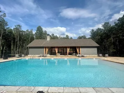 Family Friendly Lakehouse: Dock, Kayaks & Sup Board, Firepit Neighborhood Pool! Các khách sạn ở 