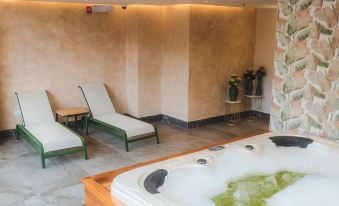 Saya Hotel & Suites