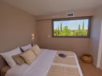 Villa Filao with Infinity Pool 10 Minutes from the Beaches of Argeles Sur Mer. Hotels in Sorede