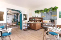 Elle Rooms & Suites - breakfast