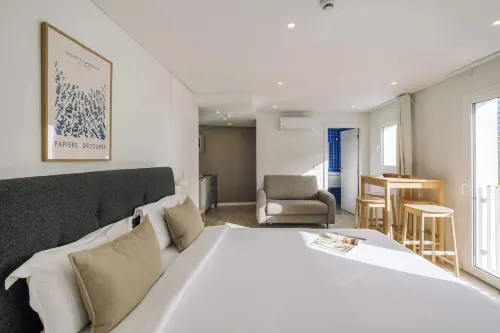 Lisbon Oriente Suites by Olala Homes