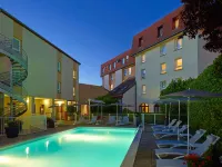Ibis Beaune Centre - Pools