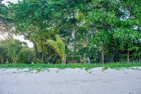 Chale 2 com Churrasqueira e Ar a 200m da Praia