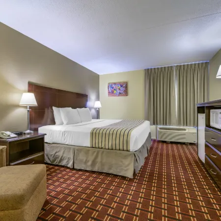Econo Lodge Inn & Suites Triadelphia - Wheeling
