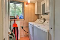 Quaint Central Miami Bungalow 10 Mi to Mid-Beach! - Kitchens