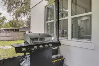 3 Mi to Usf: Dog-friendly Home w/ Large Yard - Wifi