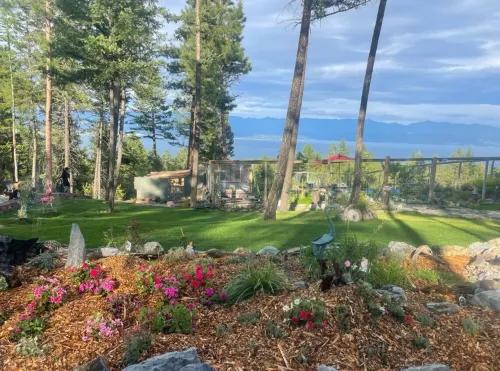 Modern 3-bedroom bungalow in peaceful Somers with great lake and mountain views