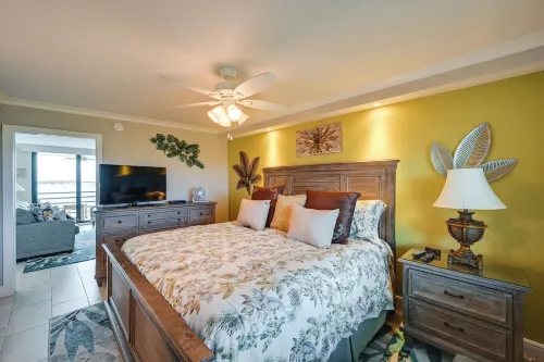 Coastal Marco Island Condo w/ Club Amenities! - parcheggio