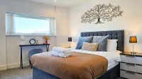 40 Meridian Tower - 1 Bedroom Apartment - Swansea - 4-Star