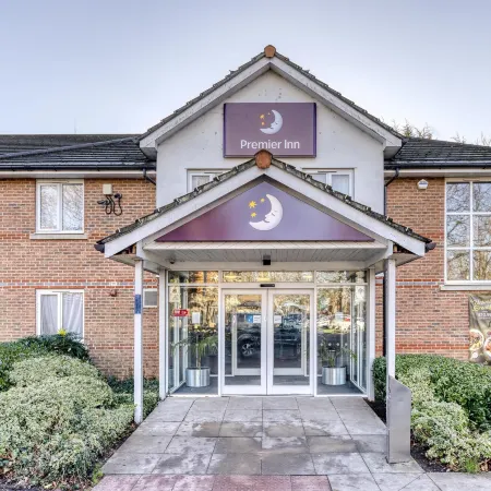 Premier Inn Loughton/Buckhurst Hill Отели рядом с достопримечательностью «Район Хейнолт»