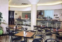 Hotel Ciudad de Fuenlabrada - parkir