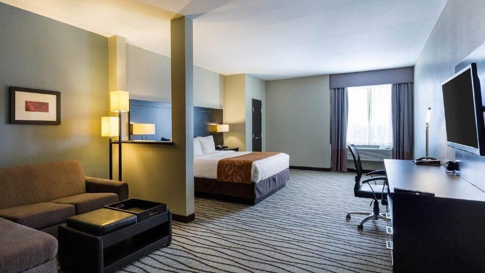 Comfort Suites near Westchase on Beltway 8