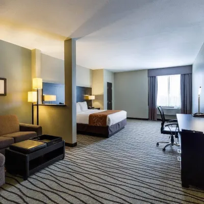 Comfort Suites near Westchase on Beltway 8 Отели рядом с достопримечательностью «Торговый квартал Харвин-Драйв»