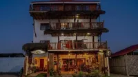 Cocoa Beachfront Inn - Homestays