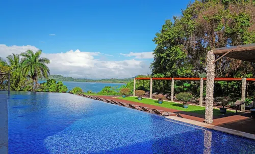 Nammbú Beach Front Bungalows - Pools