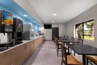 Days Inn by Wyndham McDonough - Pet Friendly