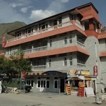 Hotel Amit - 5 Mins Drive to Airport