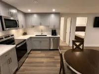 Cozy & Fully Furnished 2-Bedroom Basement Suite - Holiday Apartments