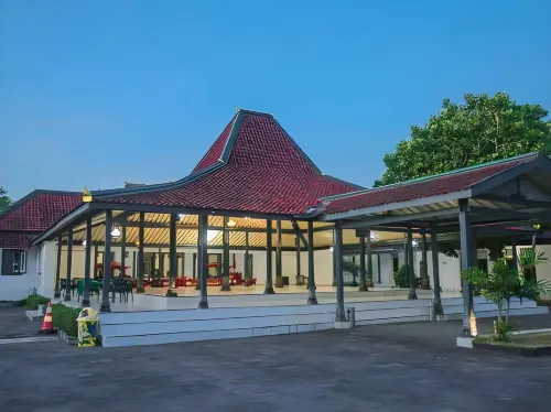 Royal Brongto Hotel - bar
