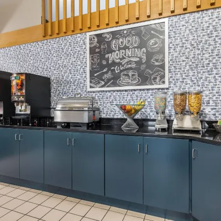 AmericInn by Wyndham Albert Lea