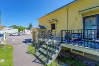 Near Bates & Bowdoin Colleges + Local Nature Park! - Apartments