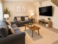 Spacious fully loaded 4-bedroom townhome sleeps 12 freeway access next to BYU - Wi-Fi