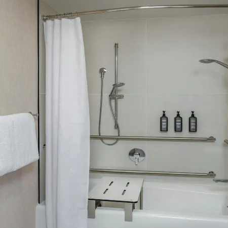 Sheraton Commander Hotel