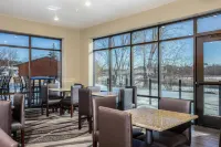 Cobblestone Hotel & Suites - Rhinelander - Pools