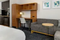 TownePlace Suites Erie - parking