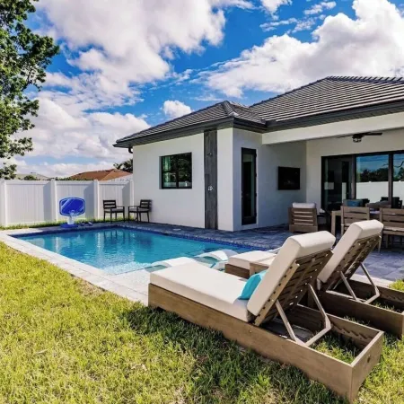 Brisa del Mar by Avantstay Coastal Retreat + Private Pool + Lanai + BBQ Minutes to the Gulf