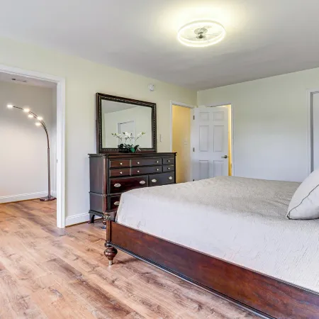 Walk to Dtwn & Campus! Spacious Hampton Home