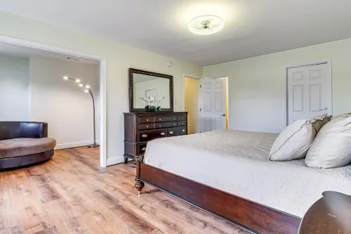 Walk to Dtwn & Campus! Spacious Hampton Home - 3-Star