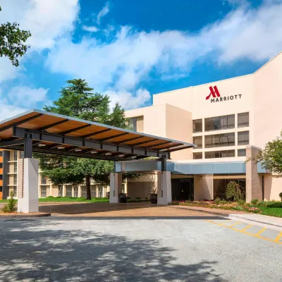 Greensboro-High Point Marriott Airport Hotels near Tumblebees Ultimate Climbing Gym