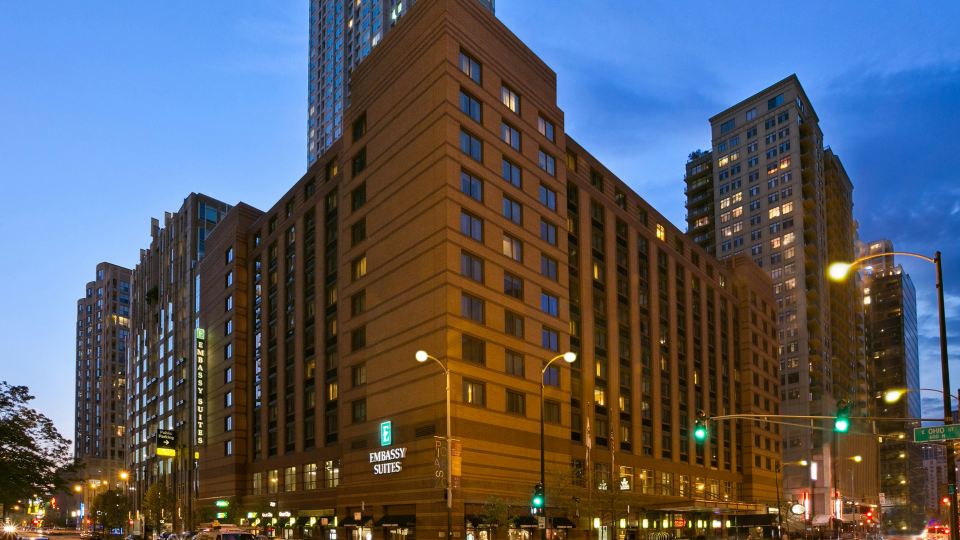 Embassy Suites by Hilton Chicago Downtown River North