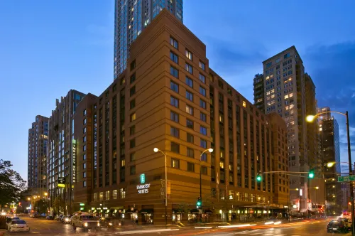 Embassy Suites by Hilton Chicago Downtown River North - Pools