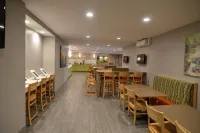 Country Inn & Suites by Radisson, Duluth North, MN - breakfast