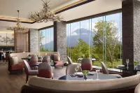 Higashiyama Niseko Village, a Ritz-Carlton Reserve - Parkplatz
