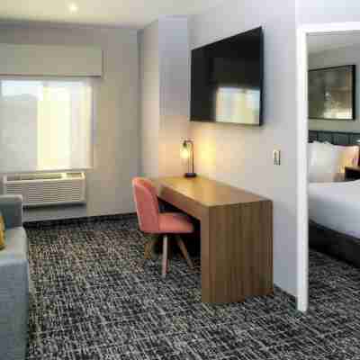 DoubleTree Suites by Hilton Hotel Saltillo Rooms