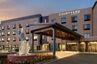 Courtyard Petaluma Sonoma County - spa