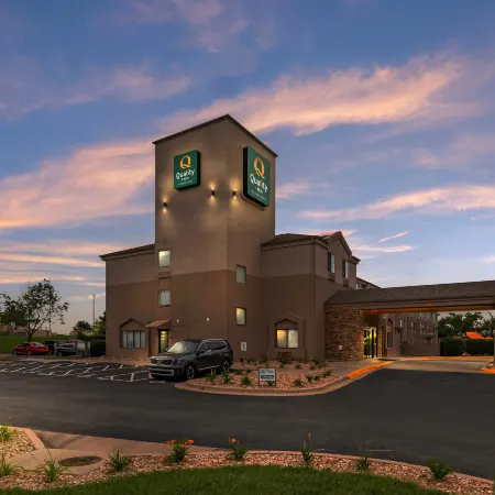Quality Inn Kansas City International Airport